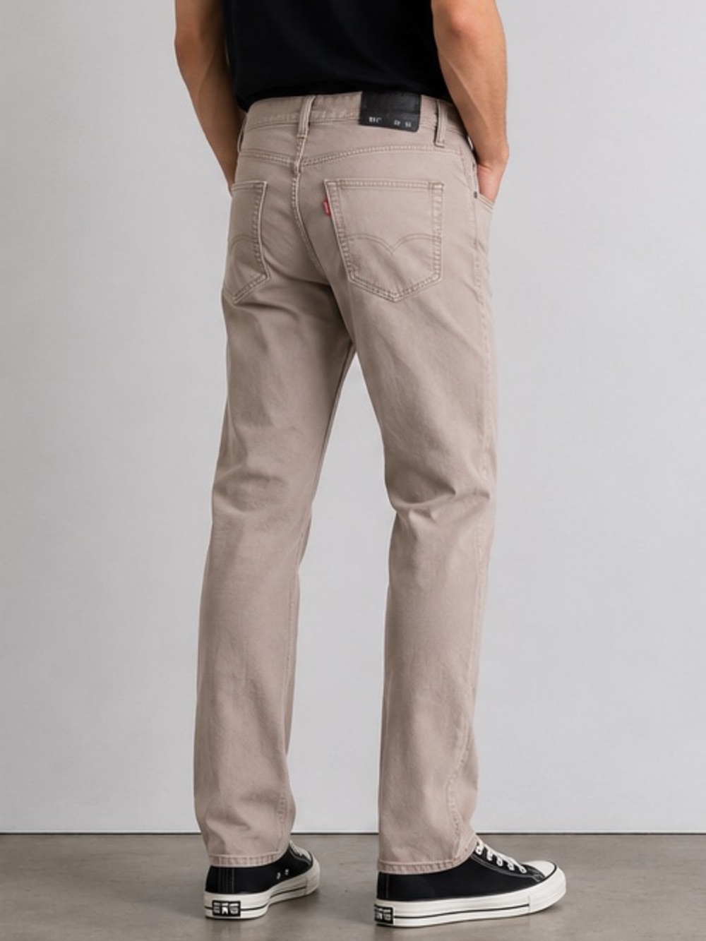 Levi's Straight Leg Jeans in Taupe